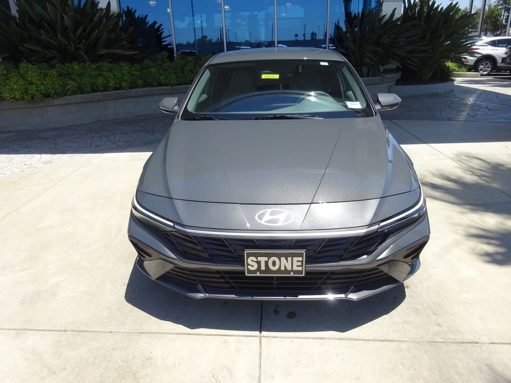 Used 2025 Hyundai Elantra Hybrid FWD video 2
