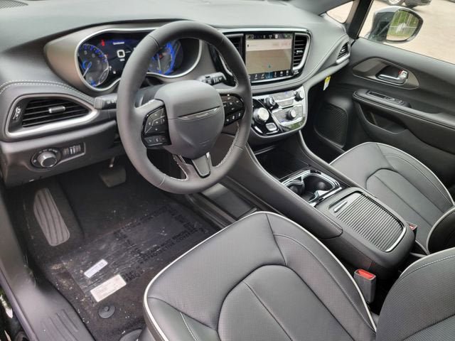 New 2027 Chrysler Pacifica Limited AWD/4WD image 18