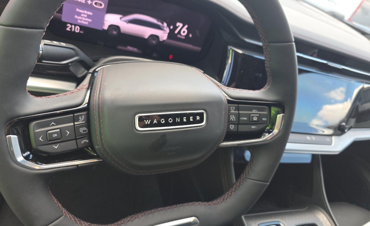 Used 2024 Jeep Wagoneer Launch Edition AWD/4WD image 8
