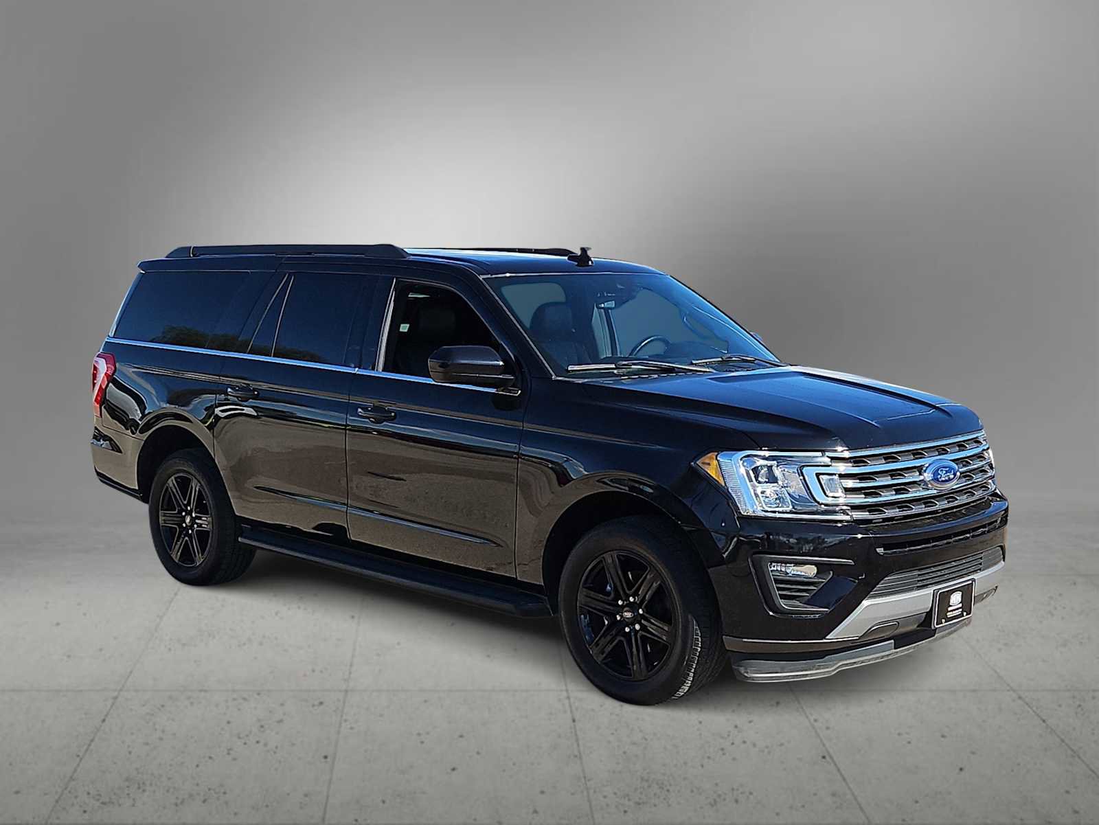 Used 2021 Ford Expedition Max XLT image 2
