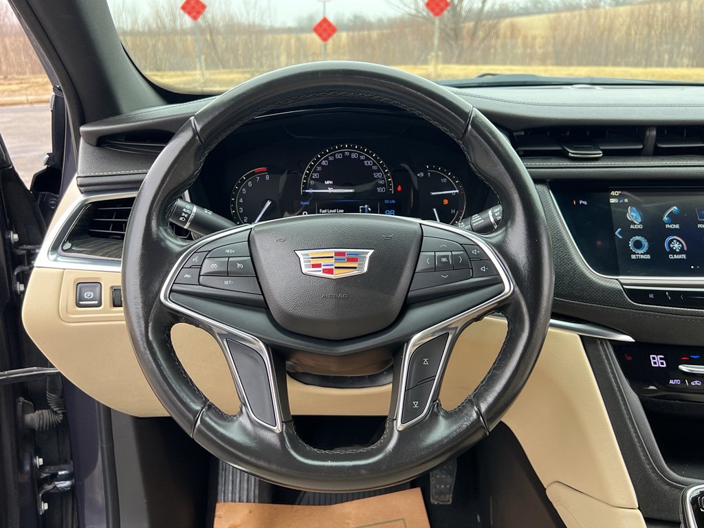 Used 2019 Cadillac XT5 AWD image 32