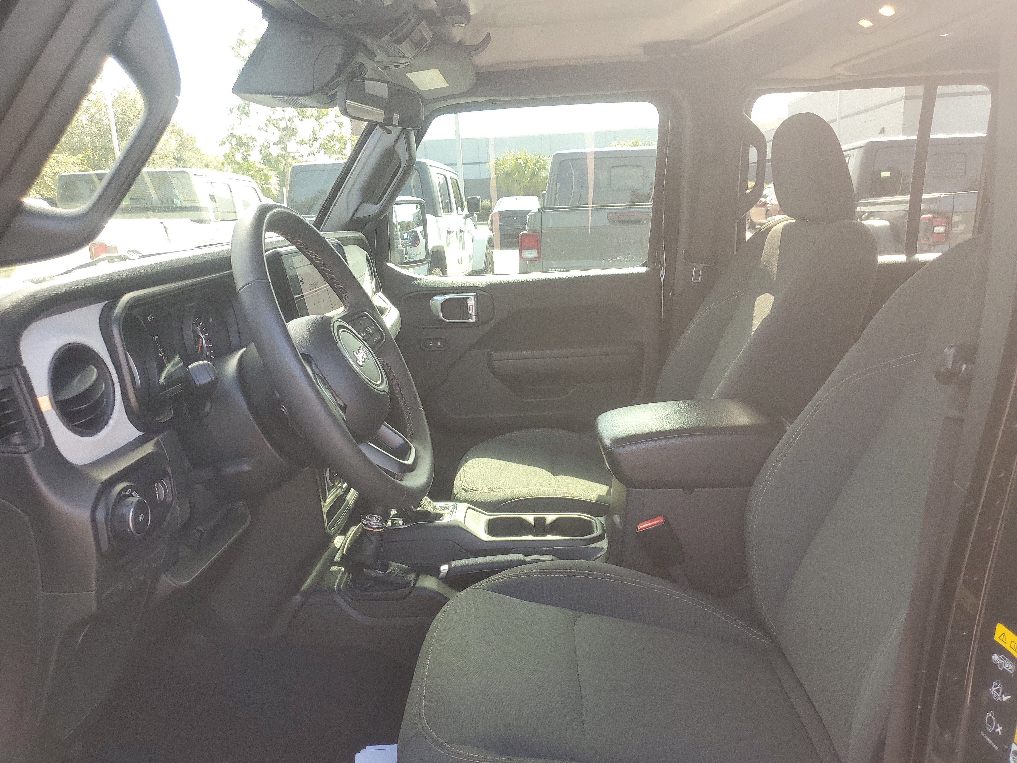 Used 2024 Jeep Wrangler Unlimited Sport AWD/4WD image 14