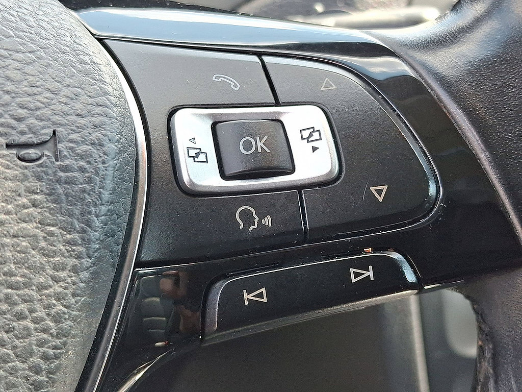 Used 2017 Volkswagen Jetta SE FWD image 24