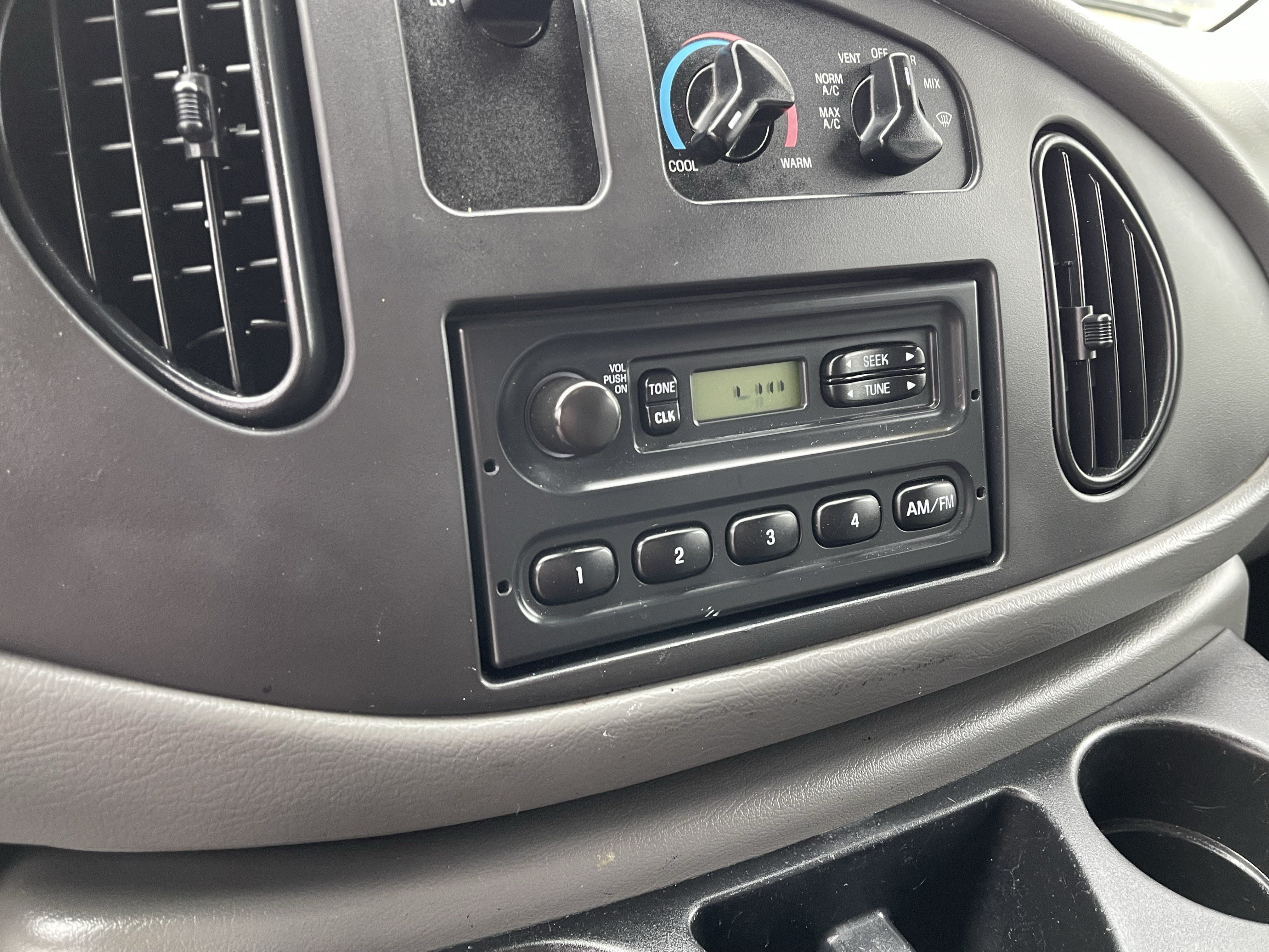 Used 2008 Ford E-250 and Econoline 250 RWD image 21