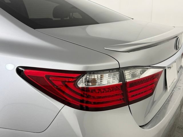 Used 2013 Lexus ES 300h w/ Luxury Pkg FWD image 12