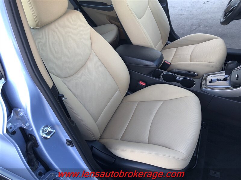 Used 2013 Hyundai Elantra GLS w/ Preferred Pkg FWD image 21