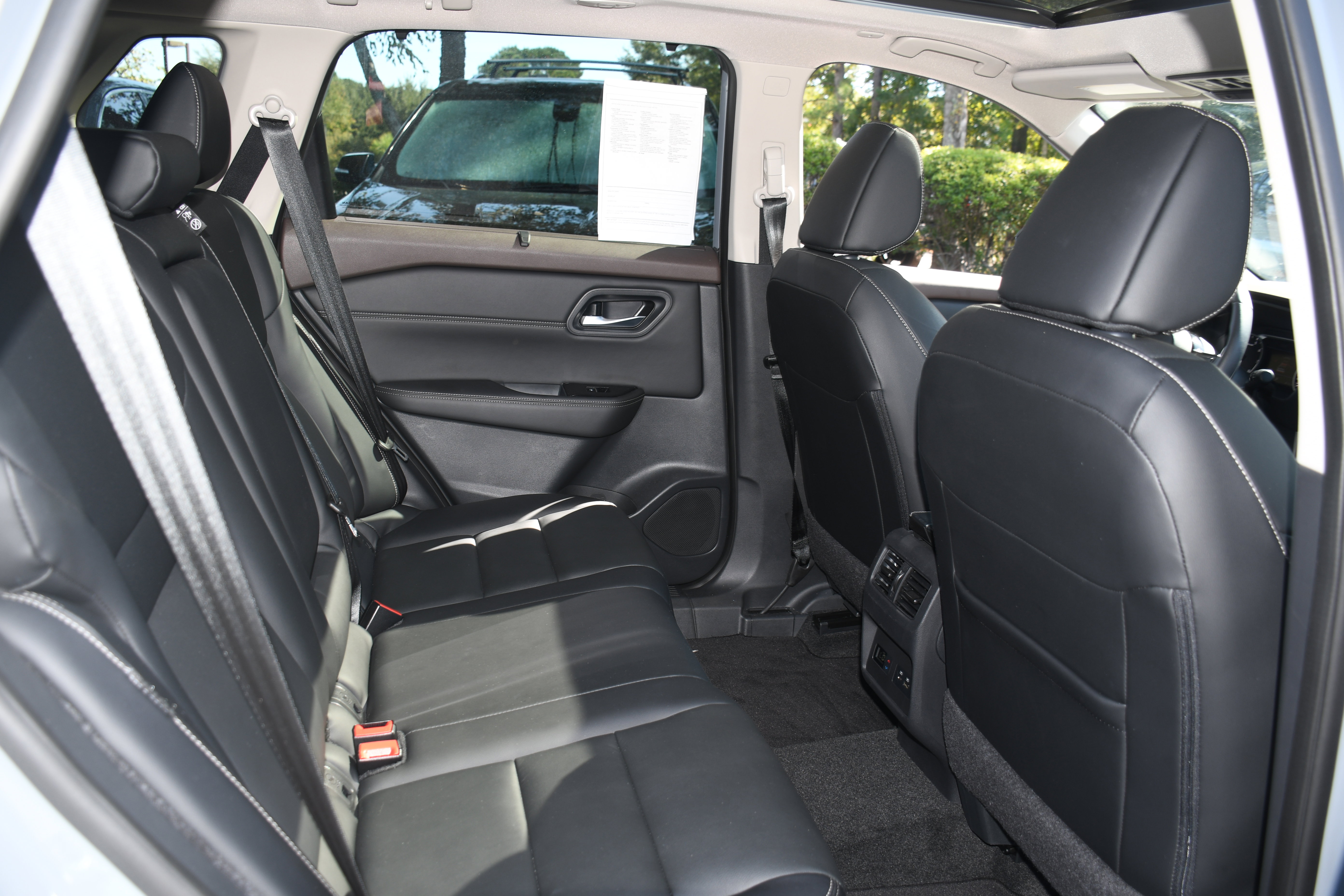 Used 2023 Nissan Rogue SL w/ SL Premium Package image 20