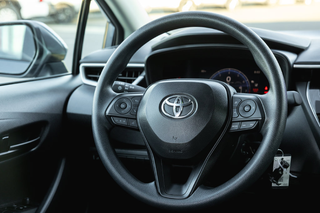 Used 2026 Toyota Corolla LE FWD image 27