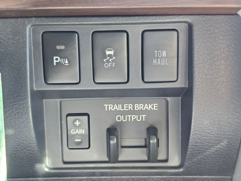 Used 2019 Toyota Tundra Limited w/ Limited Premium Package AWD/4WD image 36