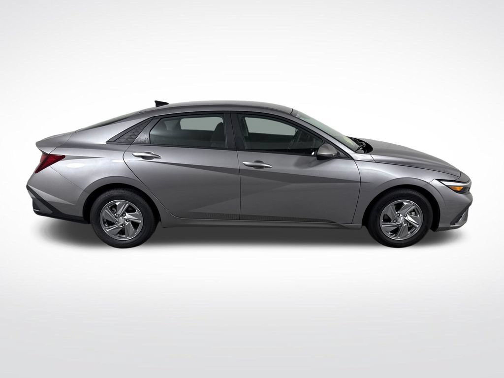 Certified 2024 Hyundai Elantra SE FWD video 2