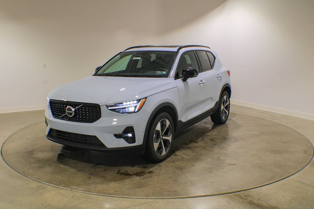 New 2026 Volvo XC40 B5 Plus w/ Protection Package Premier
