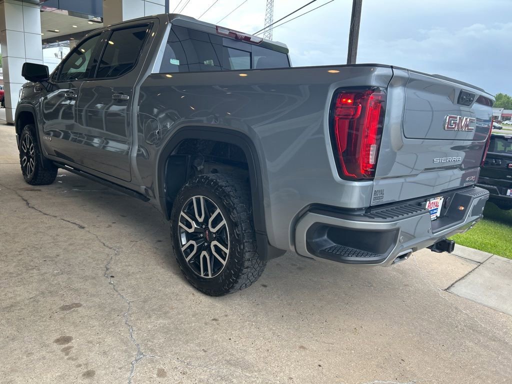 Used 2024 GMC Sierra 1500 AT4 w/ Technology Package image 5