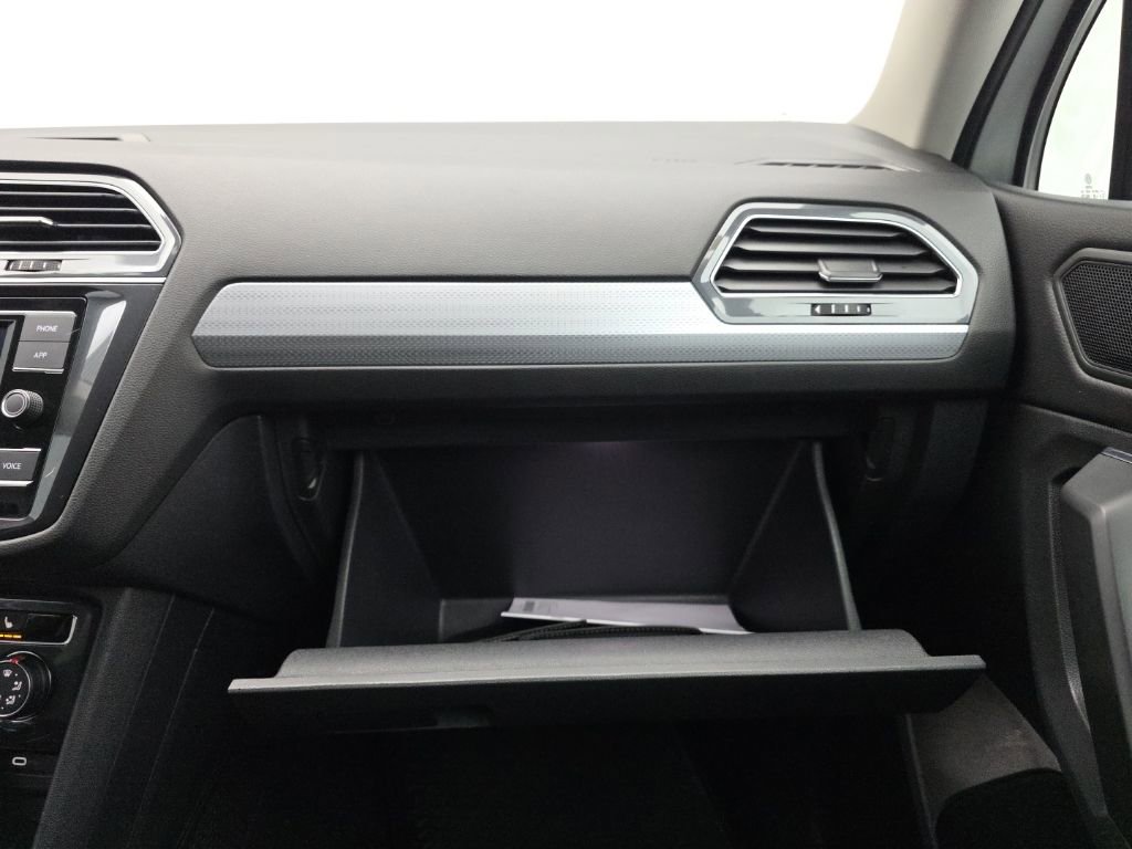 Used 2023 Volkswagen Tiguan S image 38