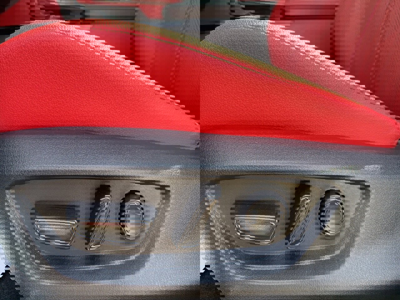 Used 2025 Toyota Camry XSE image 10