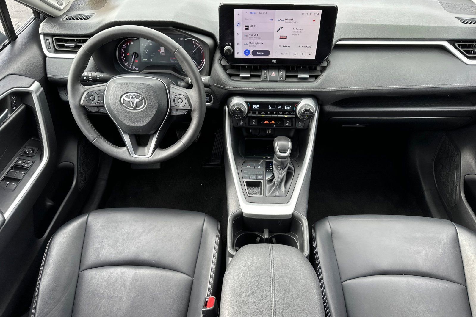 Used 2023 Toyota RAV4 XLE Premium image 15