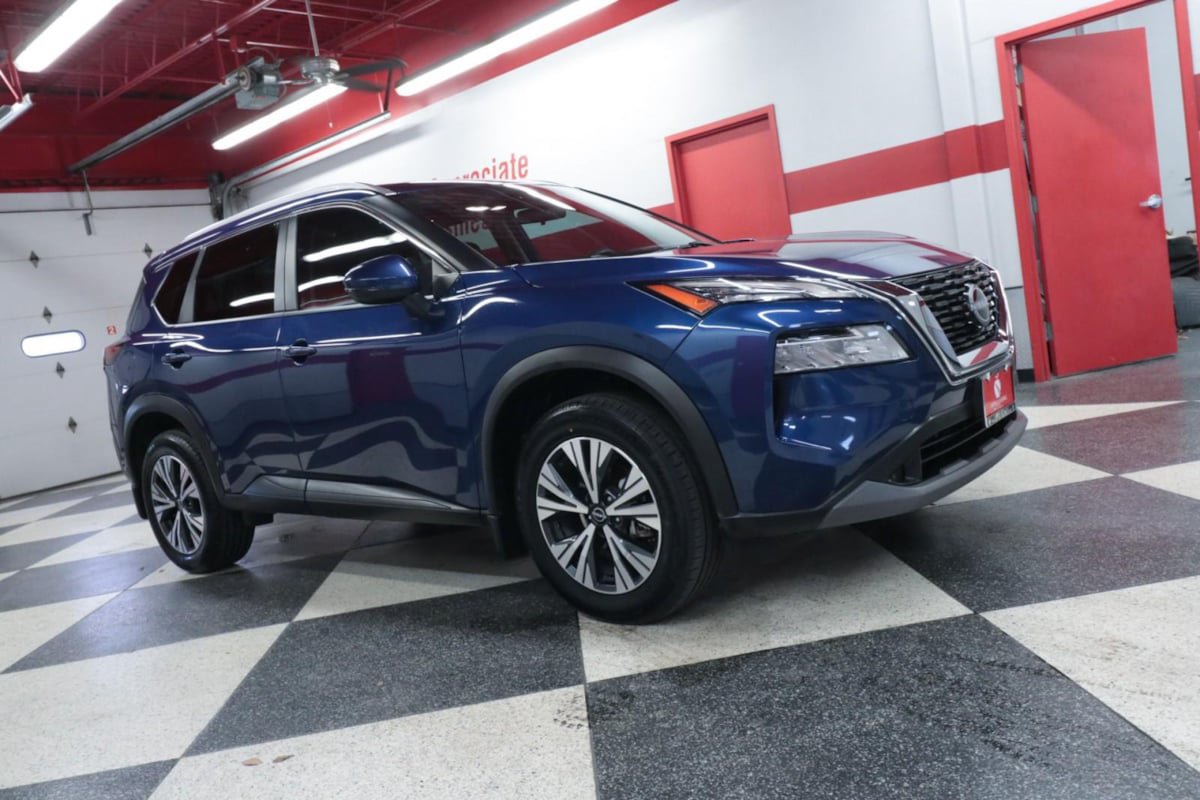 Used 2022 Nissan Rogue SV w/ SV Premium Package FWD image 3