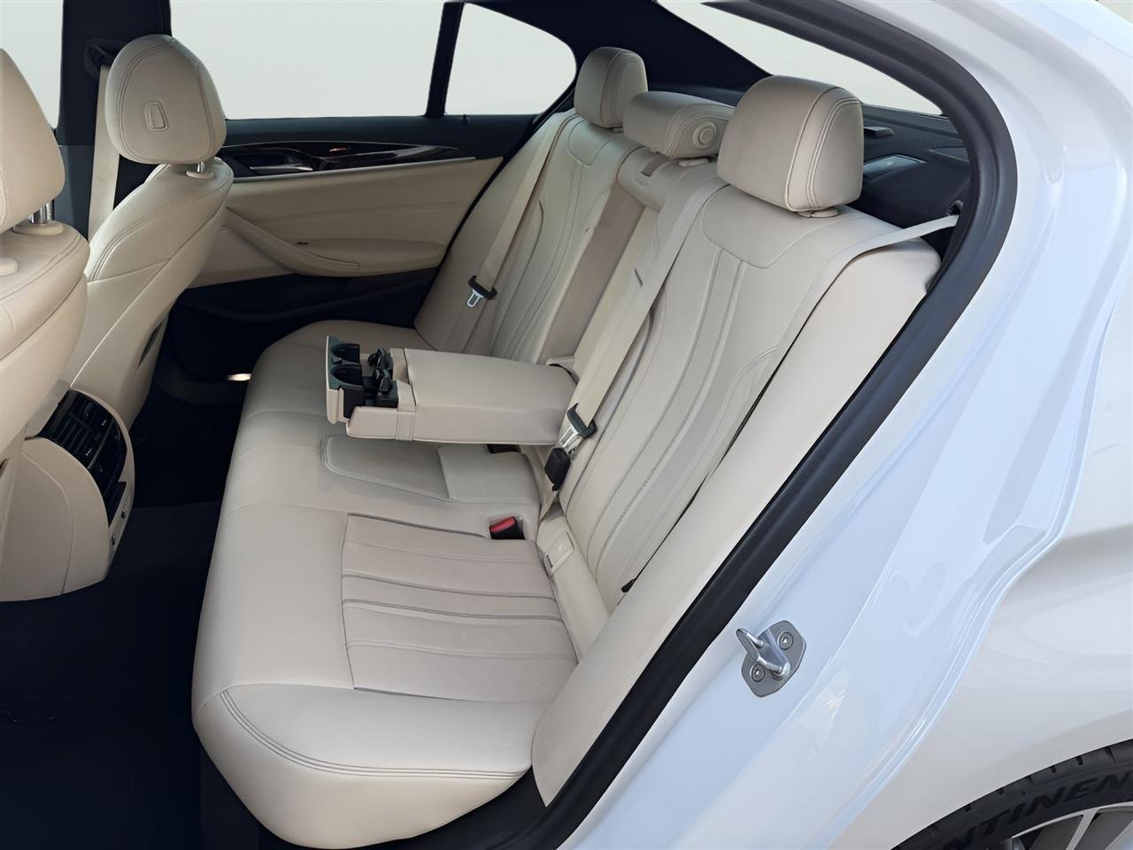Used 2019 BMW 530i xDrive w/ Convenience Package AWD/4WD image 16