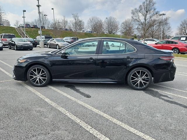 Used 2024 Toyota Camry SE w/ Cold Weather Package image 2