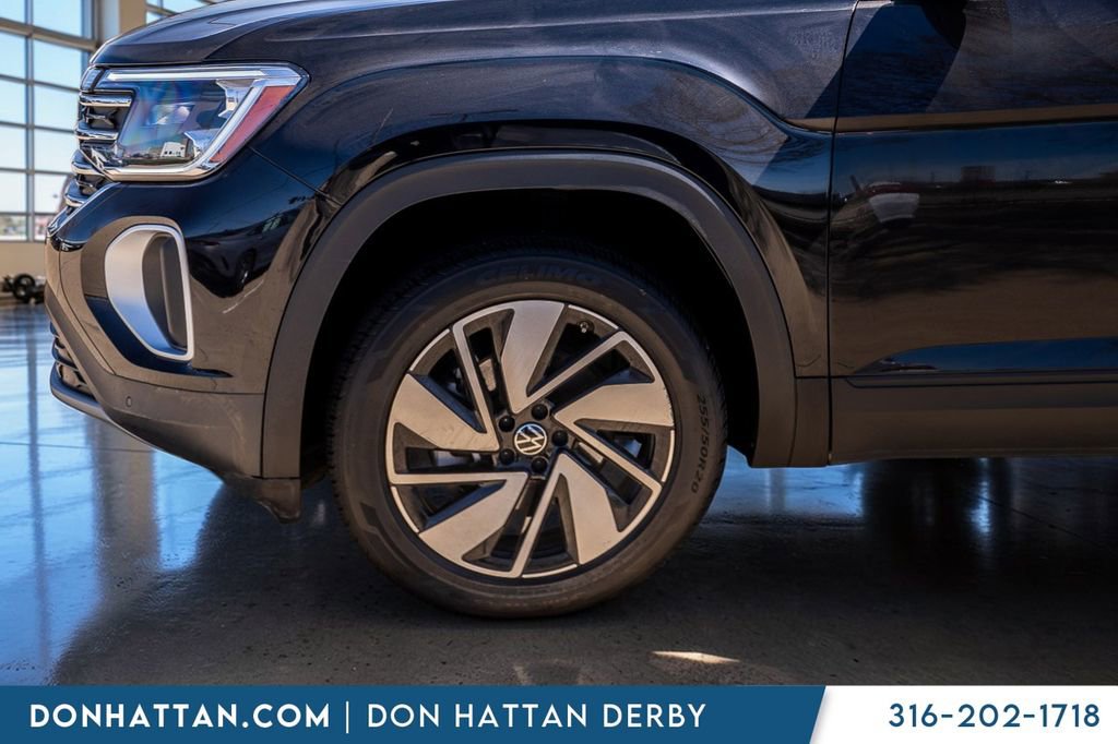 Used 2025 Volkswagen Atlas SE AWD/4WD image 35