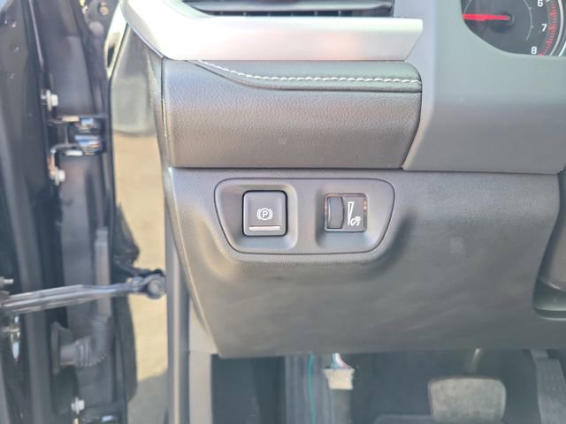 Used 2023 GMC Acadia SLE w/ Driver Convenience Package image 16