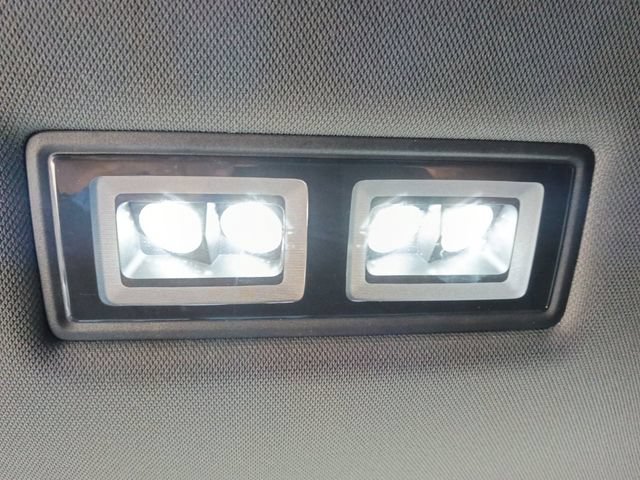 Used 2024 Volkswagen Atlas Cross Sport SE AWD/4WD image 12