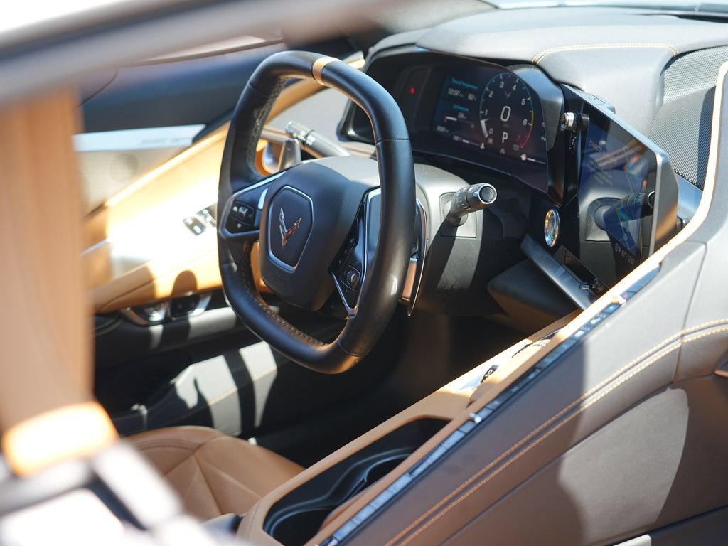 Used 2022 Chevrolet Corvette Stingray Preferred Cpe w/ Z51 Performance Package RWD image 17