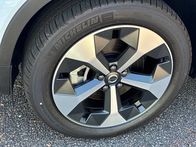 New 2026 Volvo XC40 B5 Plus w/ Protection Package Premier AWD/4WD image 12