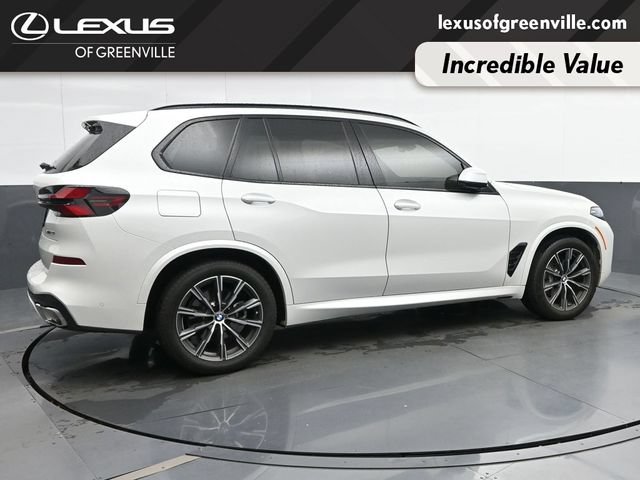 Used 2025 BMW X5 xDrive40i w/ M Sport Package AWD/4WD image 8