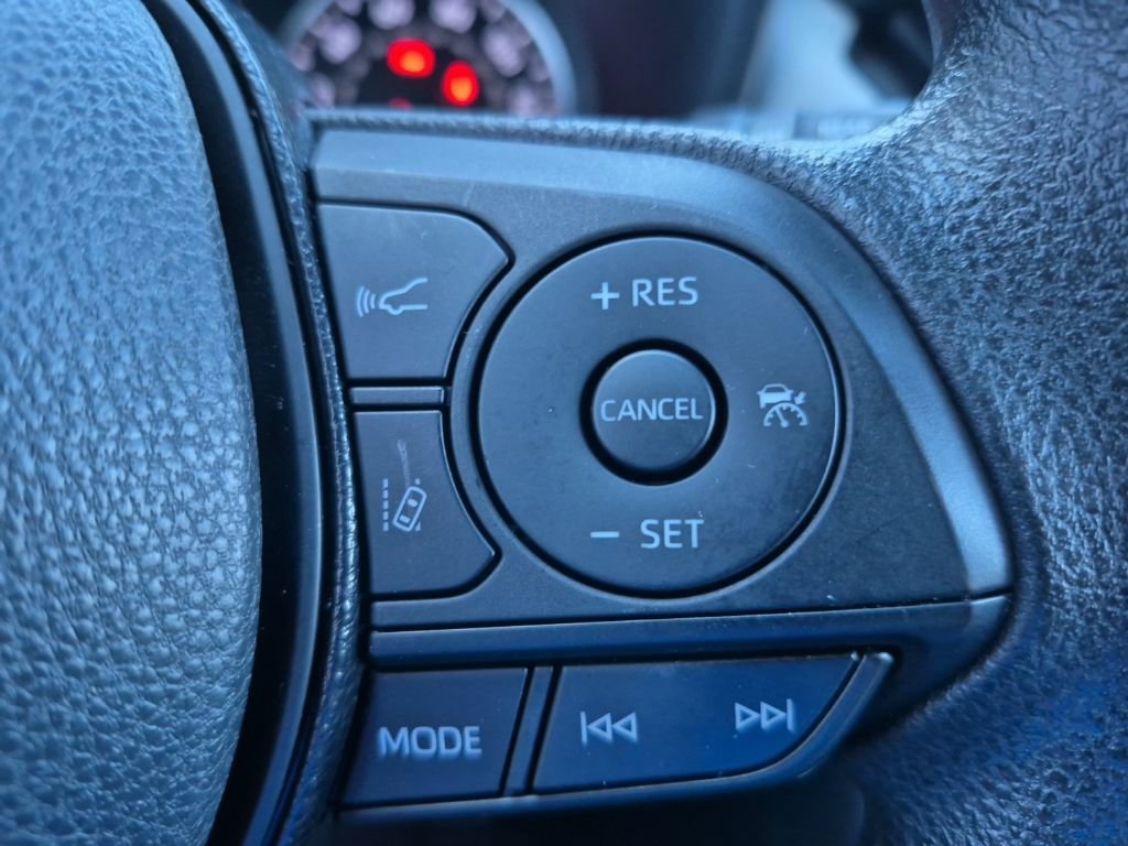 Used 2021 Toyota RAV4 XLE w/ Convenience Package image 23