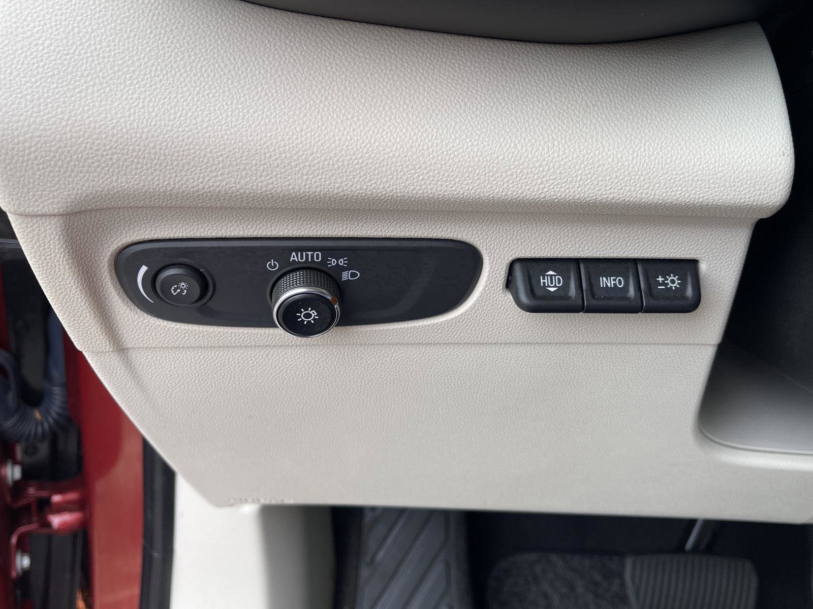 Used 2023 Buick Envision Avenir AWD/4WD image 20