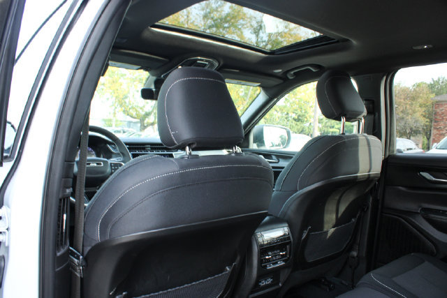 Used 2025 Jeep Grand Cherokee L Laredo AWD/4WD image 32
