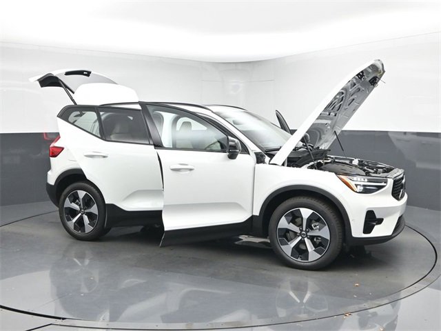 New 2026 Volvo XC40 B5 Plus w/ Protection Package Premier image 52
