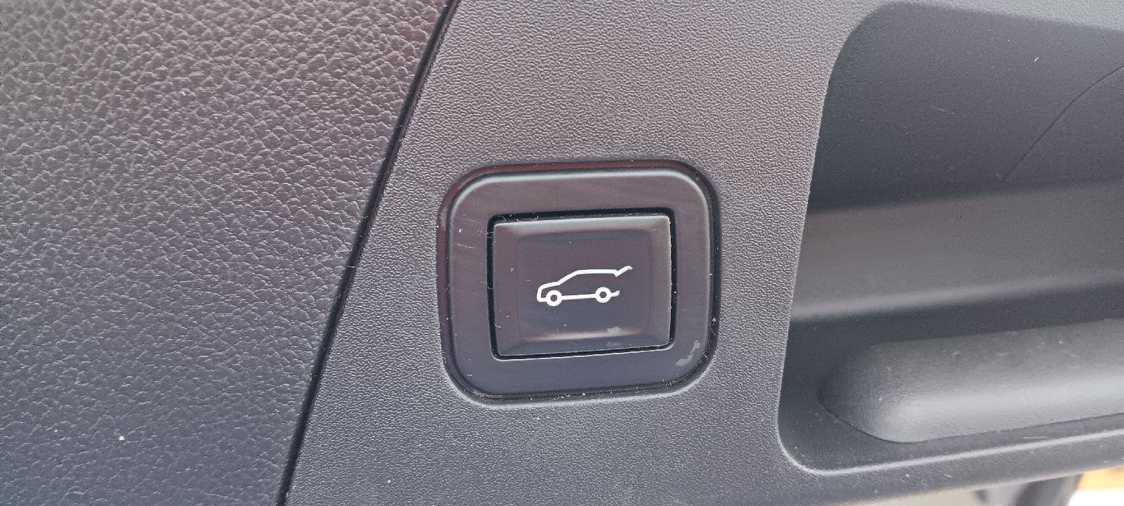 Used 2020 Buick Envision Essence w/ LPO, Cargo Package image 34