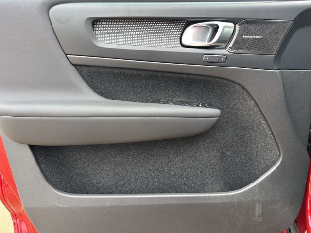 Certified 2023 Volvo XC40 B5 Plus w/ Climate Package image 16