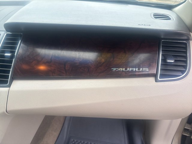 Used 2011 Ford Taurus SEL w/ 201A Rapid Spec Order Code image 12