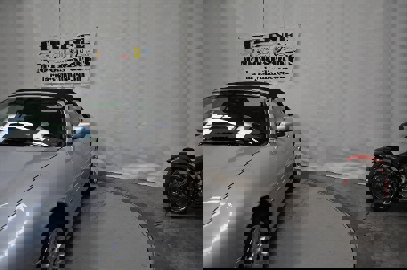 Used 2001 Jaguar XKR Convertible image 11