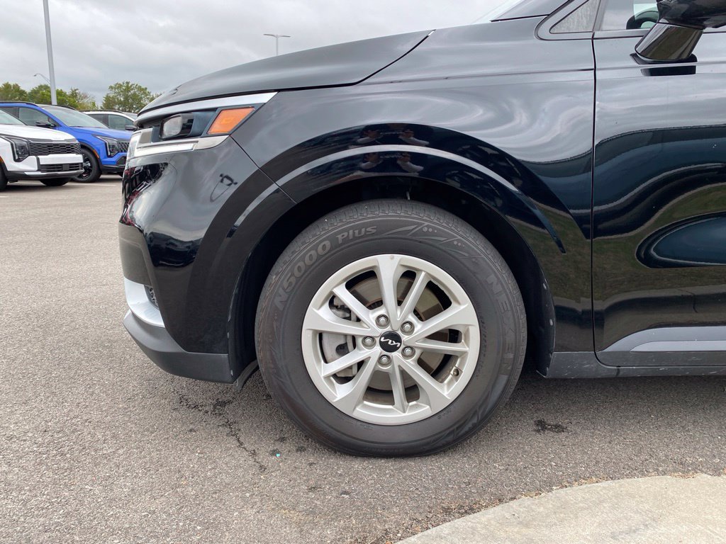 Certified 2024 Kia Carnival LX FWD image 29