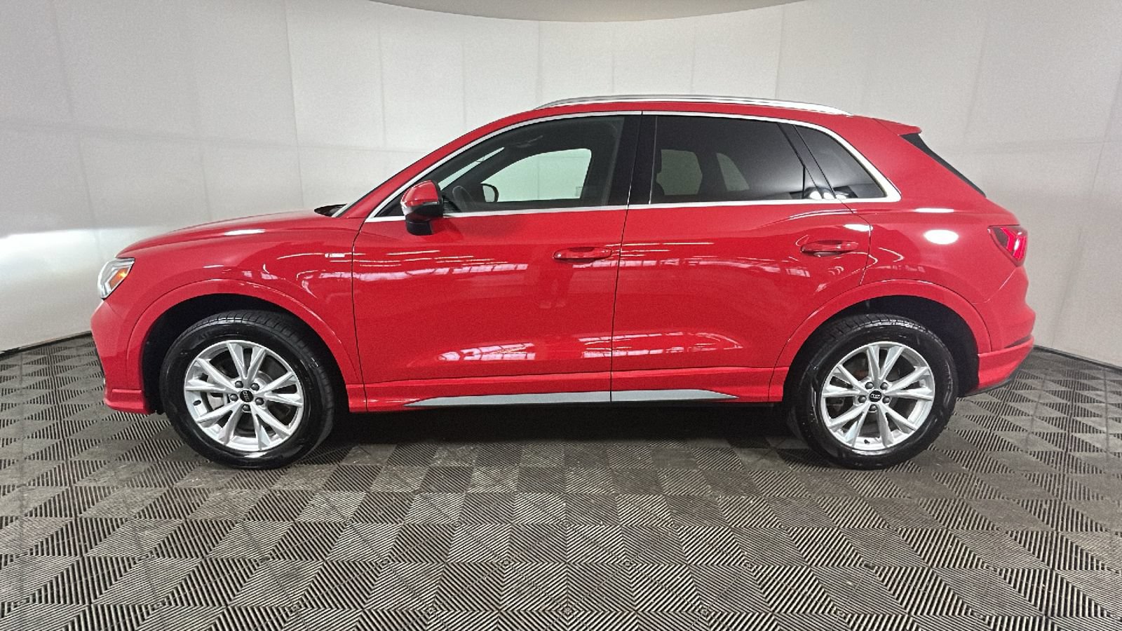 Used 2025 Audi Q3 2.0T Premium AWD/4WD image 5