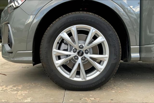 New 2025 Audi Q3 2.0T Premium image 11