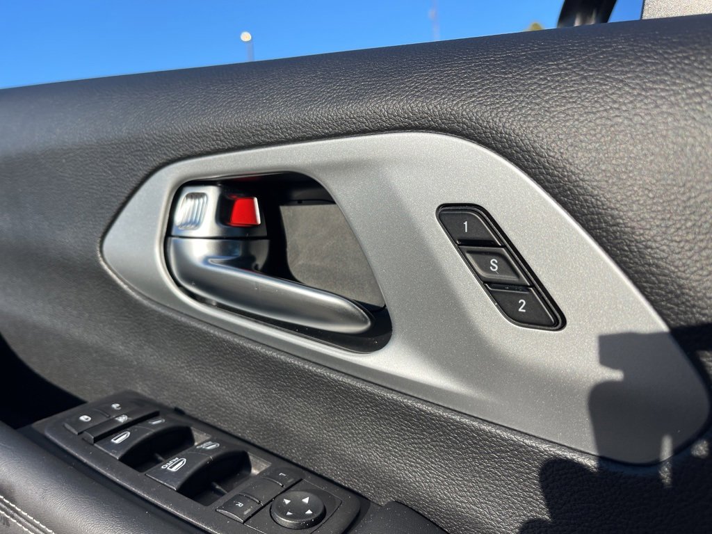 Used 2023 Chrysler Pacifica Touring-L w/ S Appearance Package image 23