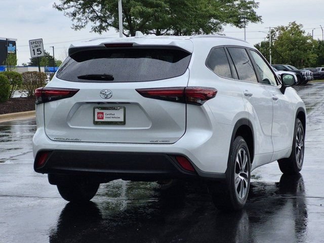 Certified 2024 Toyota Highlander XLE AWD/4WD image 5