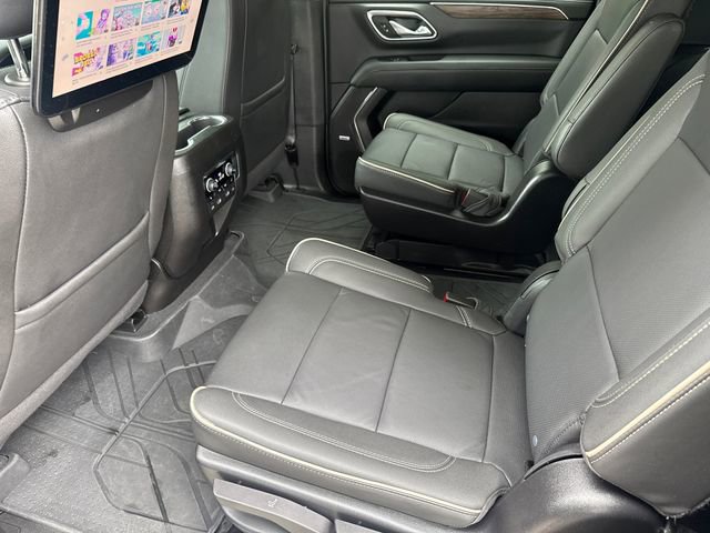 Used 2024 Chevrolet Suburban Premier w/ Advanced Technology Package AWD/4WD image 17