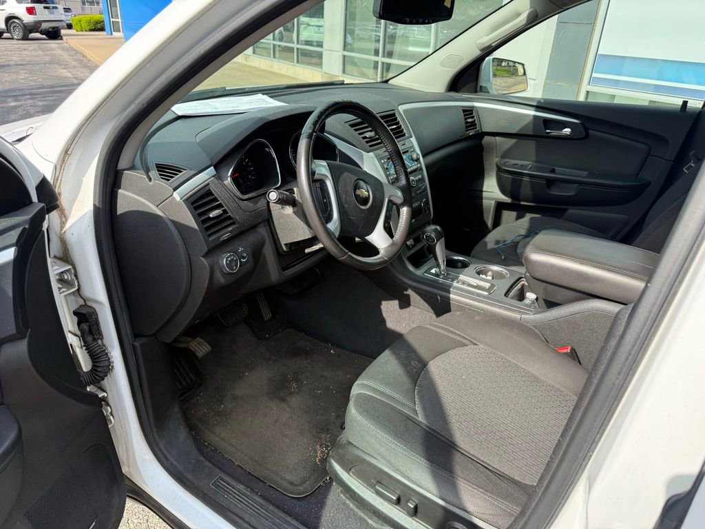Used 2010 Chevrolet Traverse LT FWD image 6