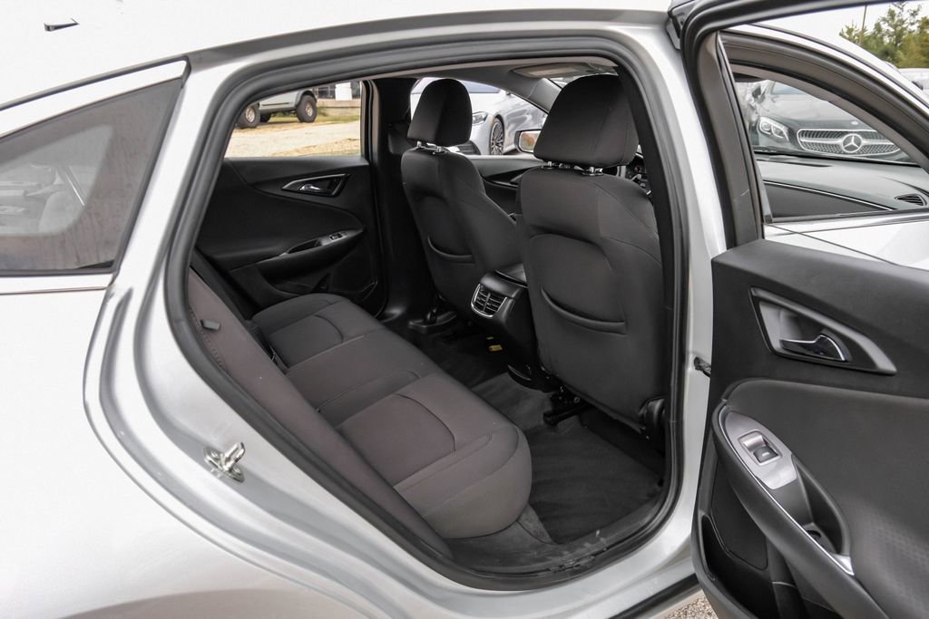 Used 2020 Chevrolet Malibu LT image 40