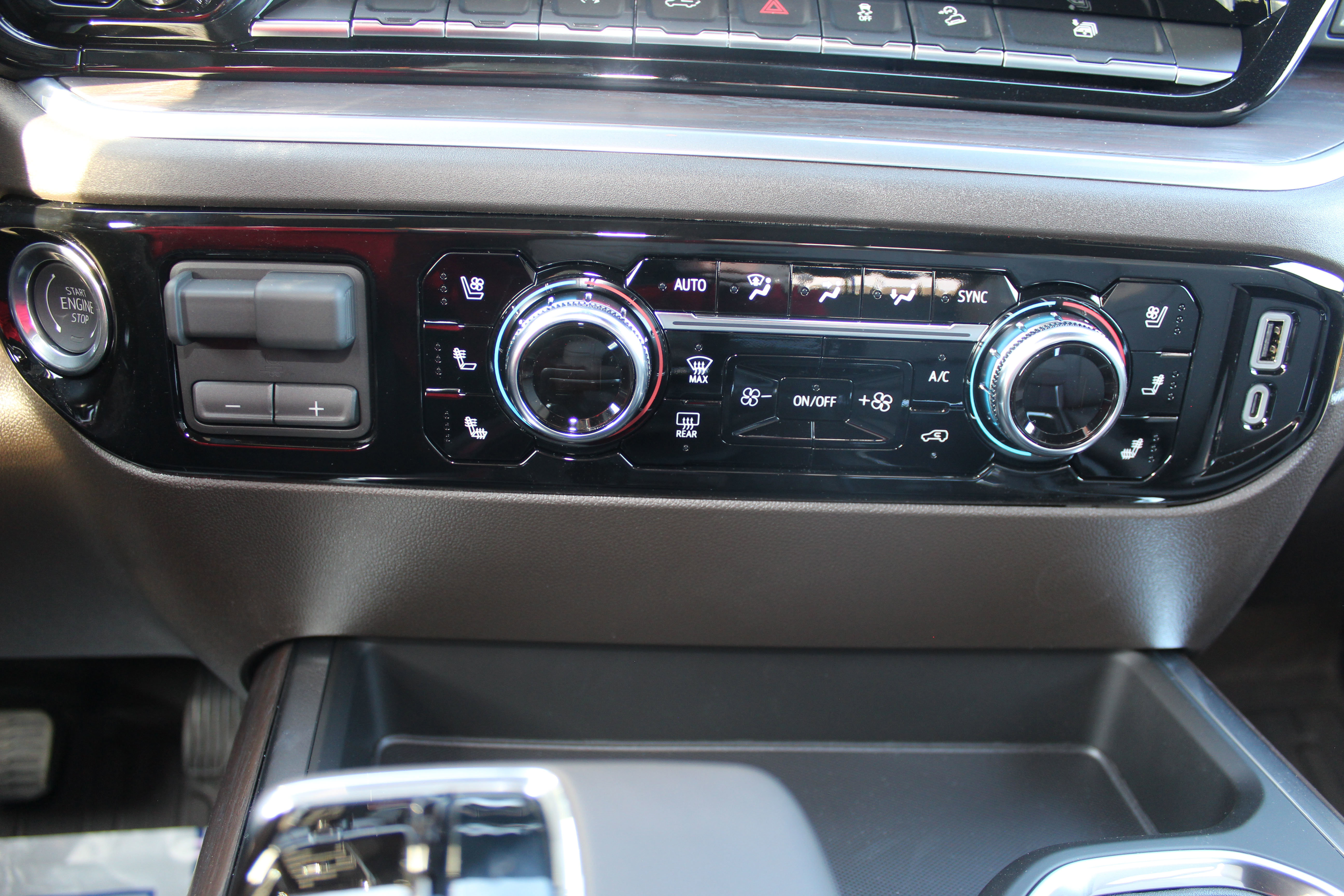 New 2026 GMC Sierra 1500 SLT w/ SLT Premium Plus Package image 38