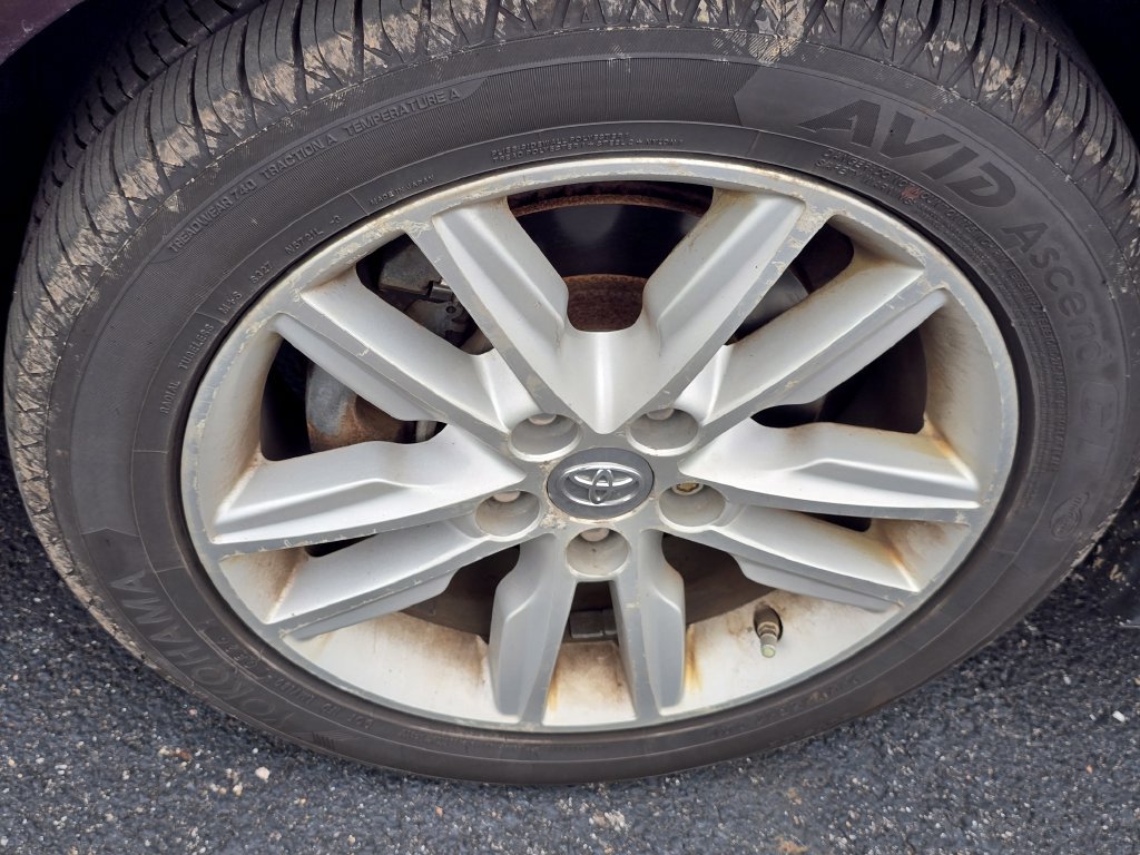 Used 2014 Toyota Avalon XLE FWD image 23