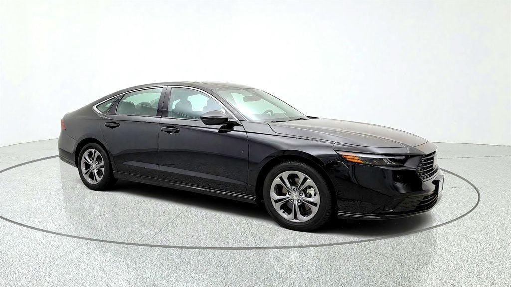 Used 2025 Honda Accord EX-L image 3