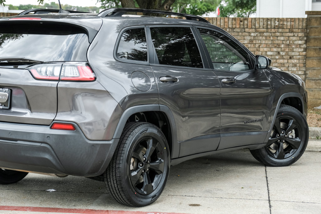 Used 2023 Jeep Cherokee Altitude Lux AWD/4WD image 17