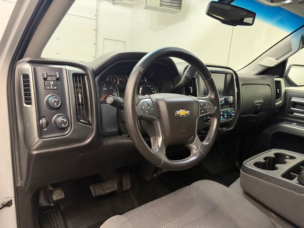 Used 2017 Chevrolet Silverado 1500 LT w/ Trailering Package AWD/4WD image 4