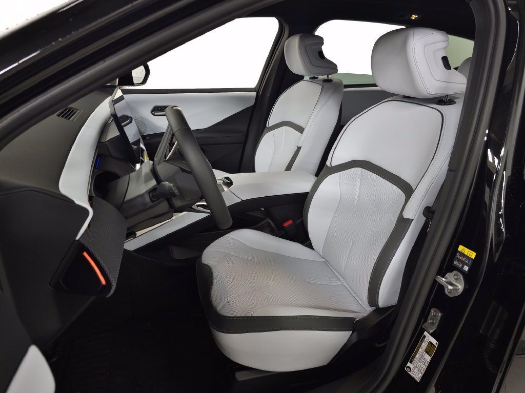 New 2027 BMW iX3 50 xDrive w/ Technology Package AWD/4WD image 12